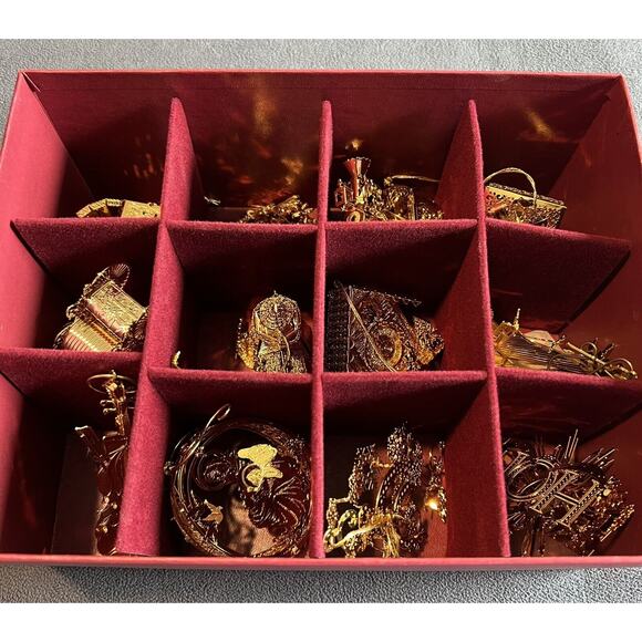 Danbury Mint Gold Ornaments Set of 12, preowned - Picture 2 of 9